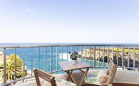 Cozy Seafront Studio With Balcony & Ocean Views